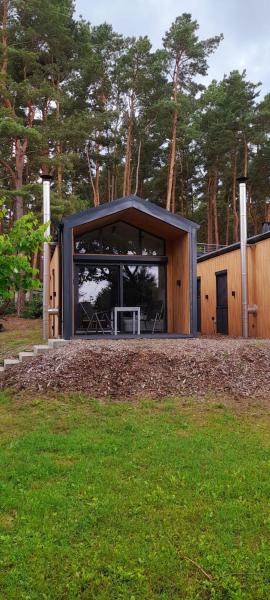 A la foto es mostra l'objecte Tiny Haus 1 situat a la ciutat de Sabrodt.