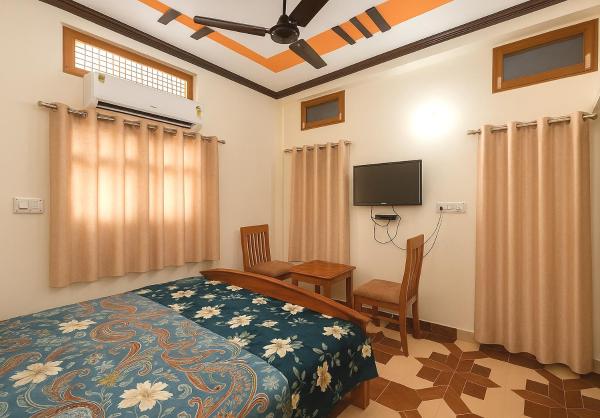 Auf dem Foto ist das Objekt Sudama Dham Homestay in der Stadt Ayodhya zu sehen.