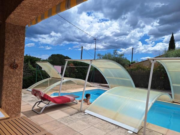 A la foto es mostra l'objecte Villa with pool in Taradeau situat a la ciutat de Taradeau.