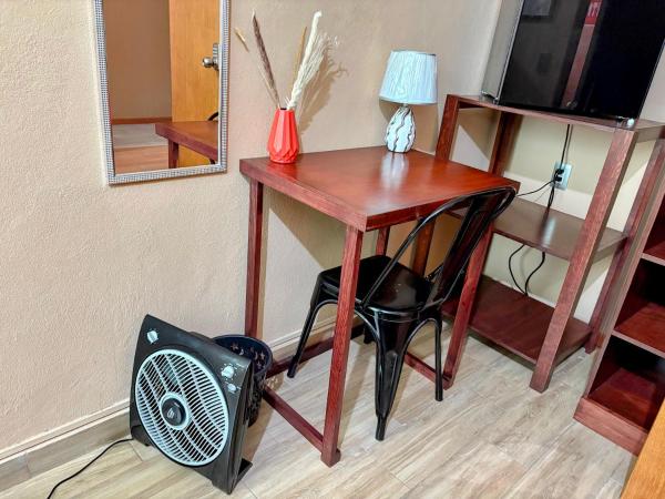 På billedet ses objektet L6 Habitación cerca de central de autobuses beliggende i byen Morelia.