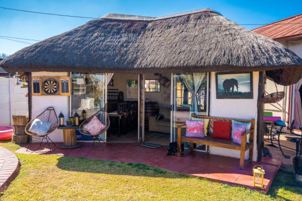 A la foto es mostra l'objecte Terry’s Cozy cottage situat a la ciutat de Germiston.