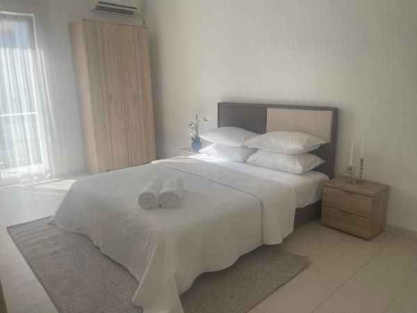 På billedet ses objektet Apartment Nimes beliggende i byen Ulcinj.