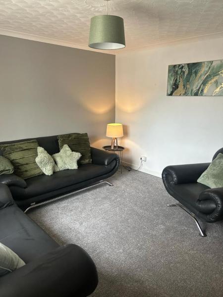 På billedet ses objektet Family & Group Stay – 3 Bedroom Swansea Home beliggende i byen Swansea.