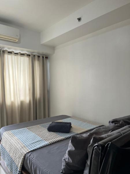 Shell Residences MOA by JM Ocampo, Manila
