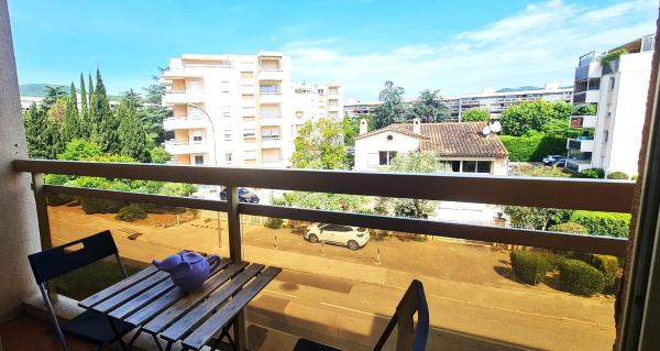 Beautiful Studio With Balcony - Near Beach - Saint-Tropez