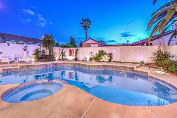 Paintedhills Private Pool Spa 10 min to Strip, Las Vegas