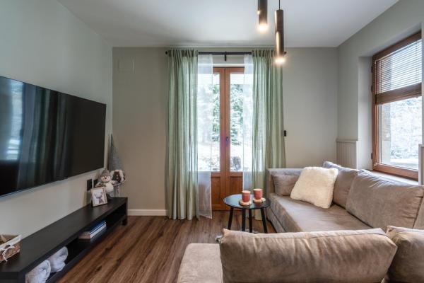Foto 9: 3 Спални - Електрическо Подово Отопление - Бърз WiFi - Веранда - В Гората - Warm Forest Nest Pamporovo