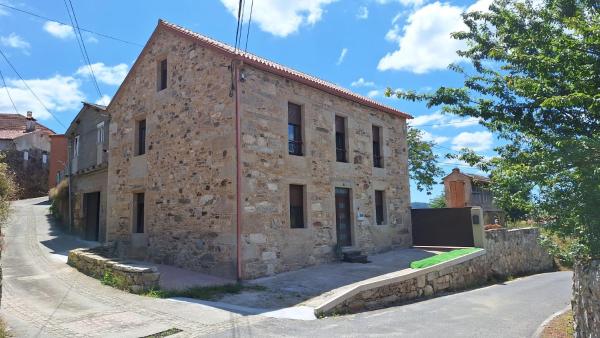 På bildet vises objektet Casa da Nogueira som ligger i byen Tarás.