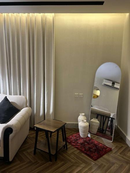 A la foto es mostra l'objecte Elegant classic apartment situat a la ciutat de Jiddah.