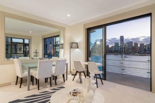Zdjęcie 9: Reflections - World Class 360 Harbour Views!