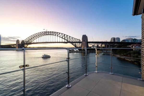 Zdjęcie 6: Reflections - World Class 360 Harbour Views!