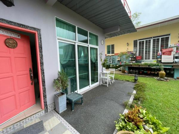 Na fotografii je vidět objekt Rafiki Homestay Hibiscus 2R1BR nacházející se ve městě Kapayan.