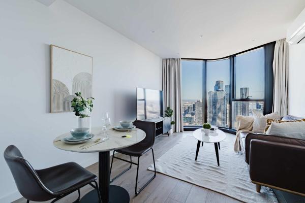 High-rise Modern Cbd Apartment Stunning City Views - Brunswick