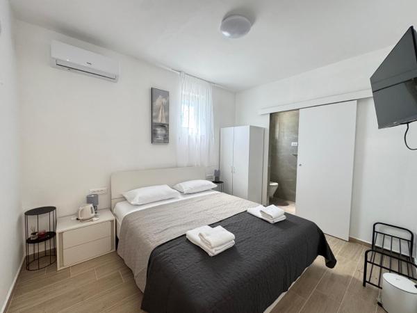 Flowers Apartments Pula, City Center 2 - Pješčana Uvala