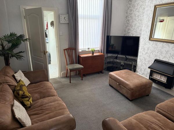 Large Burnley Townhouse - Clitheroe