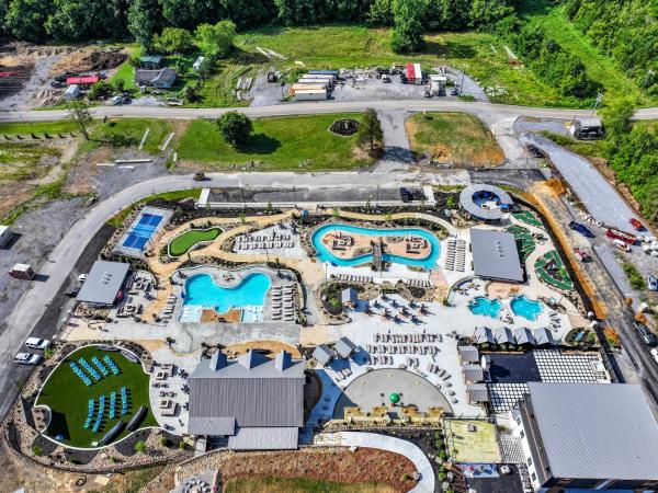 Carpenters Splashin Paradise -Smith Creek Reserve - Indoor Pool, Waterpark, Theater Room, Hot Tub!!! - Tennessee