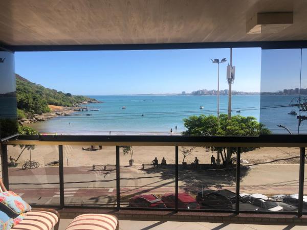 A la foto es mostra l'objecte Luxo e conforto à beira-mar em canto nobre da praia situat a la ciutat de Guarapari.