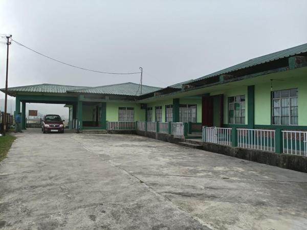 A la foto es mostra l'objecte Rit Mawksir Cafe Lodge And Campsite situat a la ciutat de Mawsynrām.