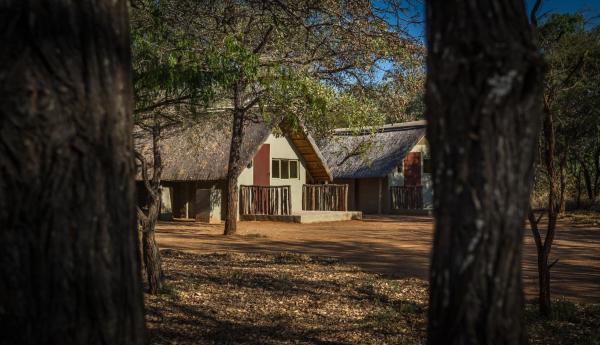 A la foto es mostra l'objecte Franks Bush Camp situat a la ciutat de Hoedspruit.