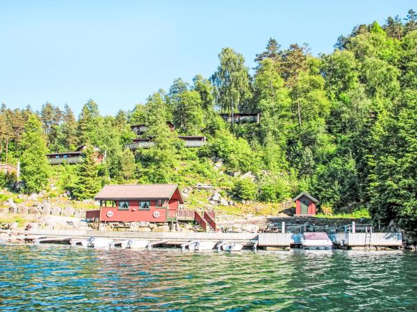 Na zdjęciu widoczny jest obiekt Holiday Home Neset by Interhome położony w mieście Jåsund.