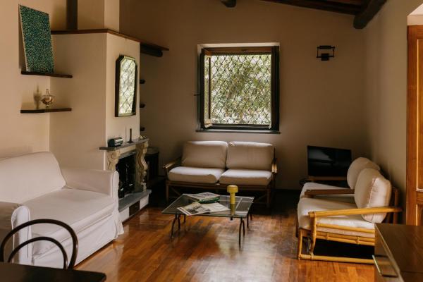 A la foto es mostra l'objecte Casa Gina situat a la ciutat de Acireale.