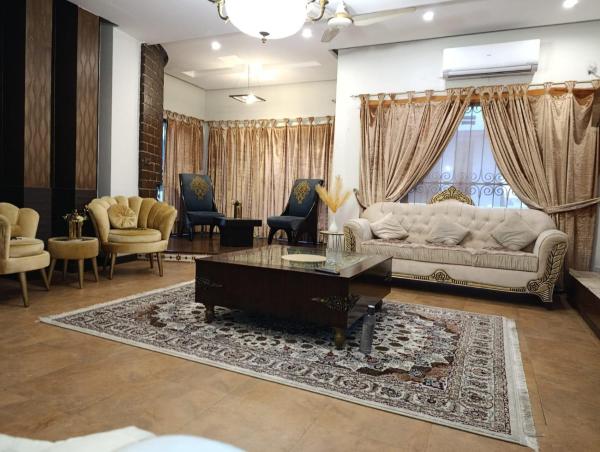 A la foto es mostra l'objecte Spacious 6BR DHA Home, Private - Ideal for Events situat a la ciutat de Lahore.