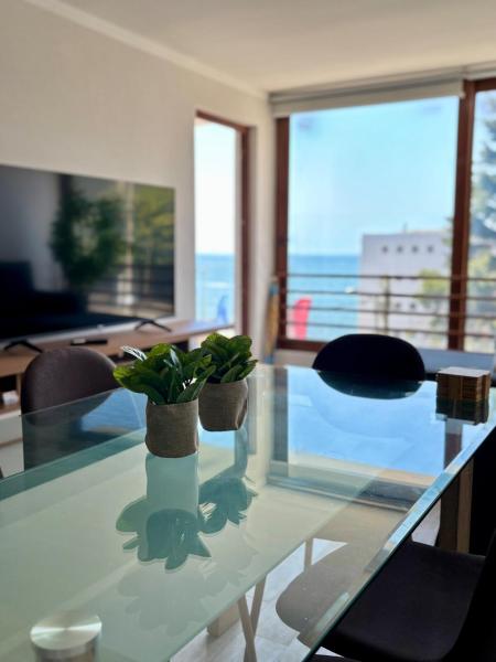 Na fotografii je vidět objekt Departamento nuevo, amoblado, gran vista al mar, a pasos de la playa nacházející se ve městě Concón.