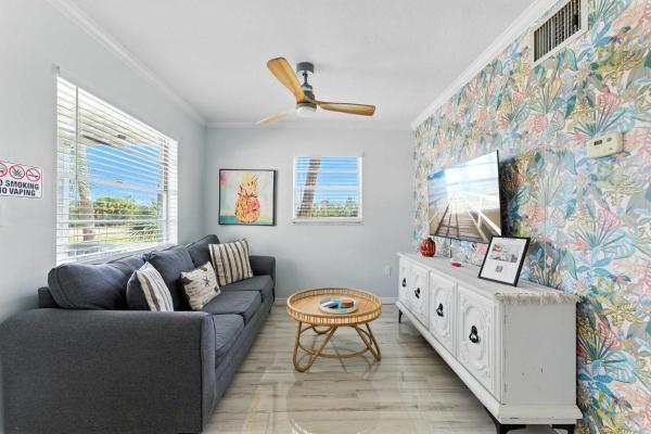 Na zdjęciu widoczny jest obiekt Minutes to Anna Maria - Canal Hangout Onsite Apartment położony w mieście Bradenton.