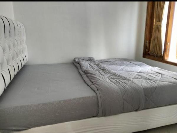 Auf dem Foto ist das Objekt Griya Hafara Home Stay in der Stadt Karangwetan zu sehen.