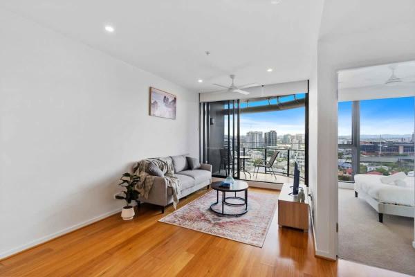 Capri - Executive 1br In Fortitude Valley Plus Parking - Virginia