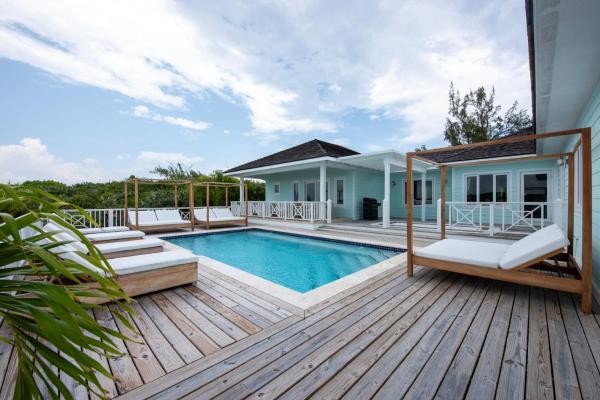 Φωτογραφία 3: Turtle Pointe - Lux New Windermere Home withPool, Boat Dock, Beach home