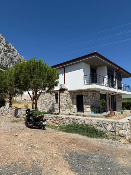 En la foto se muestra el objeto Villa Saip - Karaburun ubicado en la ciudad de Parlak.