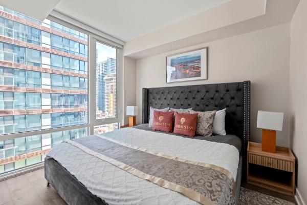 På bilden syns objektet Bright 1BD & Den in Downtown Toronto som ligger i staden Toronto.