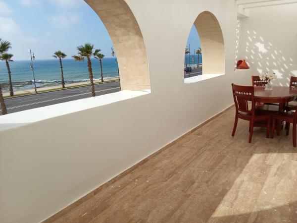 På billedet ses objektet Apartment with terrace breathtaking ocean views beliggende i byen Rabat.
