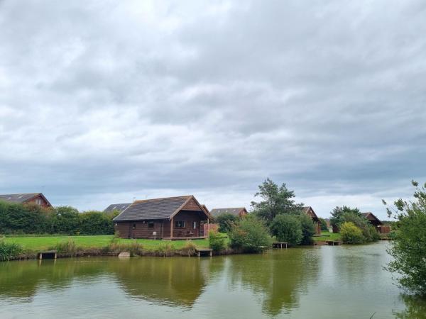 Na fotografii je vidět objekt Holly 7 Hot Tub nacházející se ve městě Garton.