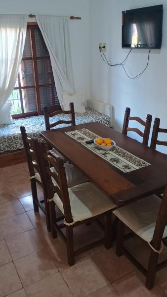 A la foto es mostra l'objecte Las Gemelas 3 - Villa Elisa situat a la ciutat de Colonia Hocker.