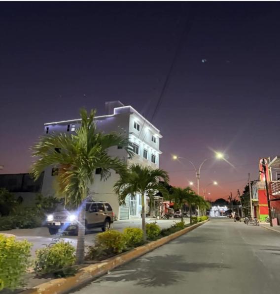 A la foto es mostra l'objecte San Roman Hotel Inn situat a la ciutat de Tecolutla.