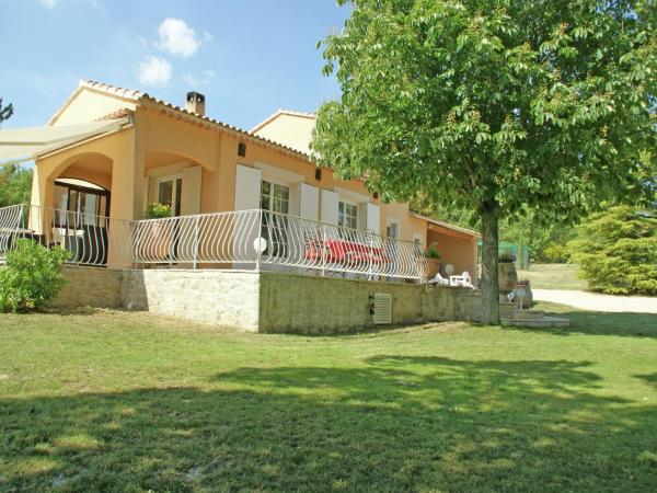 На фото показан объект Villa in Reillanne with Private Pool, расположенный в городе Reillanne.