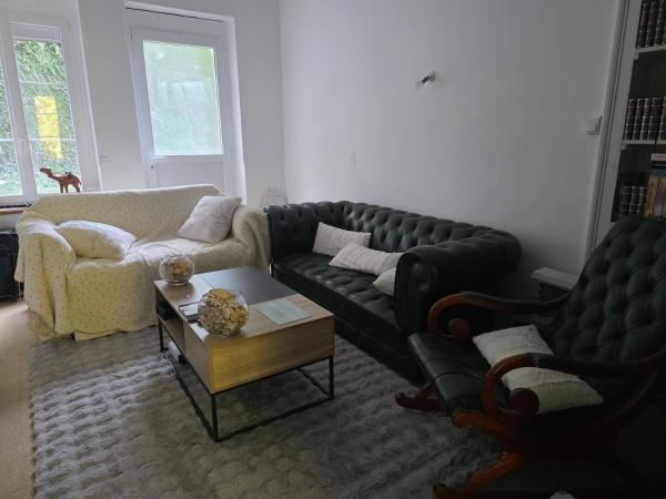 Na zdjęciu widoczny jest obiekt La petite maison au bord du Loir położony w mieście Morée.