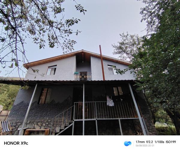 På billedet ses objektet Jantu Guest Houses beliggende i byen Chvabiani.