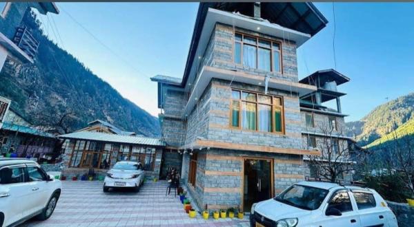 På billedet ses objektet Hotel Royal Valley beliggende i byen Palchān.