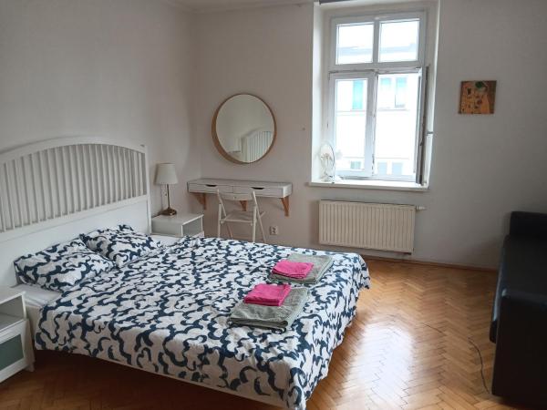 Cosy appartment close to main train station and city center, Praga