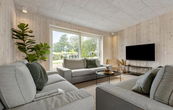 A la foto es mostra l'objecte Awesome Home In Glesborg With Sauna situat a la ciutat de Glesborg.