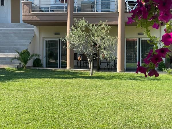 Na zdjęciu widoczny jest obiekt Family house Emerald położony w mieście Kástron.
