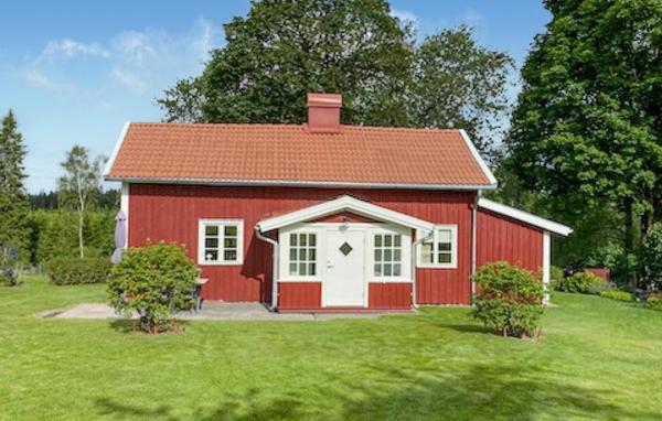 Stunning Home In Grönahög With Wifi, Grönahög