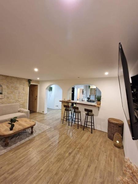 Beautiful Beachfront Apartment - Les Issambres