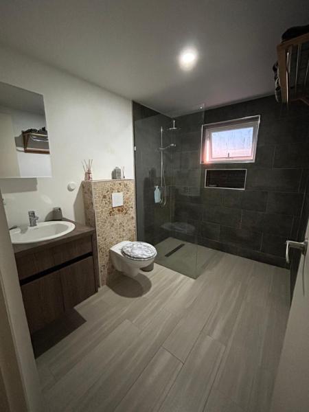Ocean Breeze Apartment close to Mambo, Willemstad