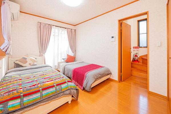 Higashi koiwa 4 Bed rooms Villa 5 minutes walk from JR Koiwa station 60min friom Haneda airport, Tokio
