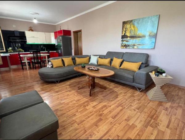 Nella foto è visibile l'oggetto Besa House situato nella città di Mifol.