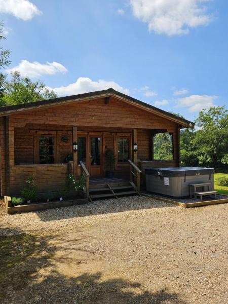 A la foto es mostra l'objecte Otter lodge, Lakeside Lodges situat a la ciutat de Morebath.